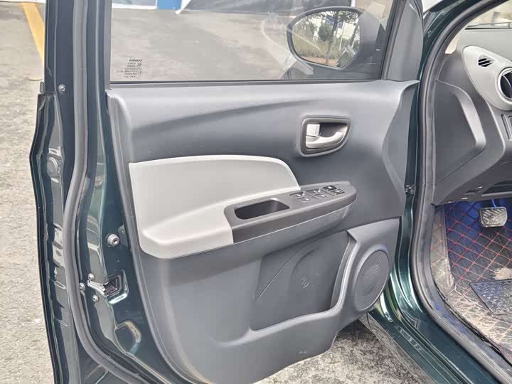 Фото 9 - Changan BenBen E-Star