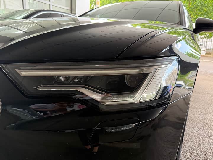 Фото 3 - Audi A6L