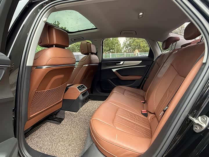 Фото 5 - Audi A6L