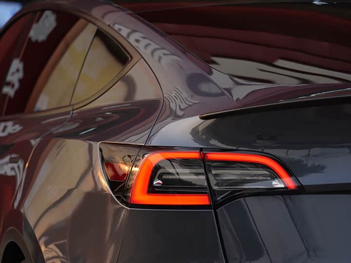 Фото 4 - Tesla Model Y