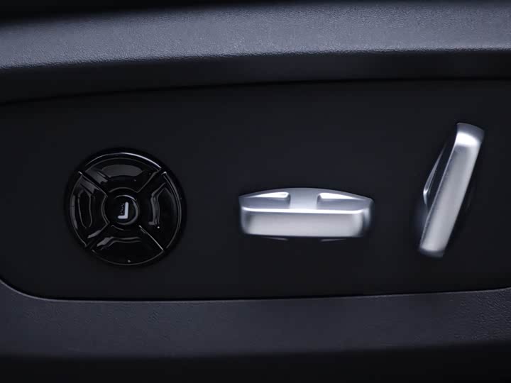 Фото 9 - LiXiang One