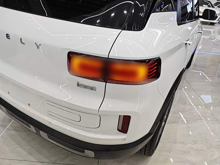 Фото 8 - Geely Icon