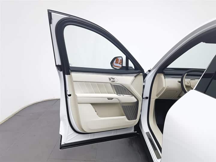 Фото 8 - Nio Onvo L90