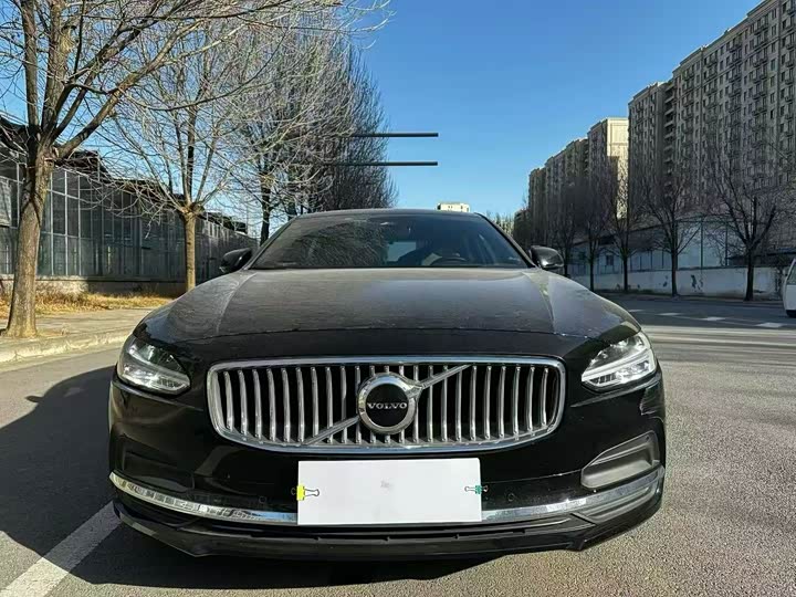 Фото 2 - Volvo S90