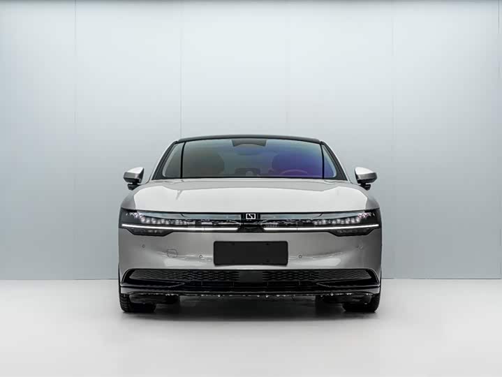 Фото 2 - Zeekr 007