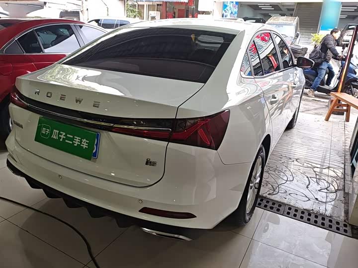Фото 7 - Roewe i5