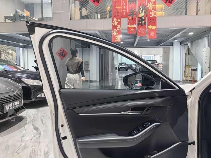 Фото 8 - Mazda 3 (Axela)