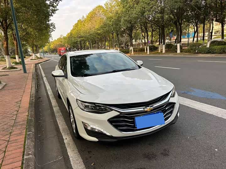 Фото 3 - Chevrolet Malibu XL