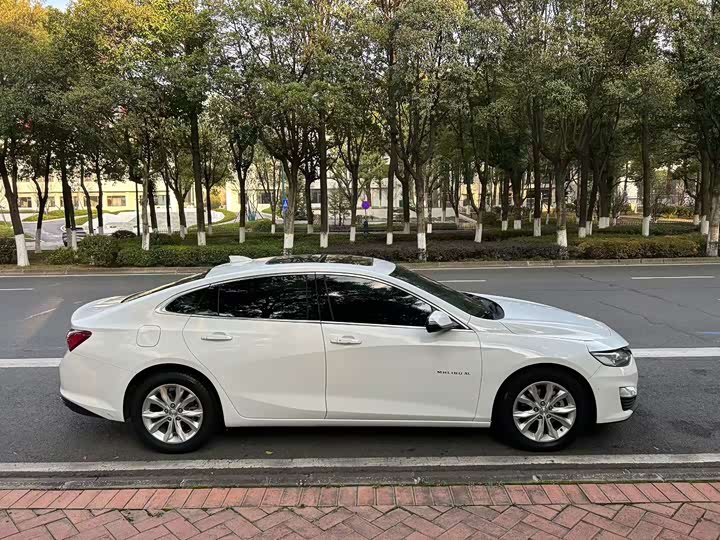 Фото 9 - Chevrolet Malibu XL