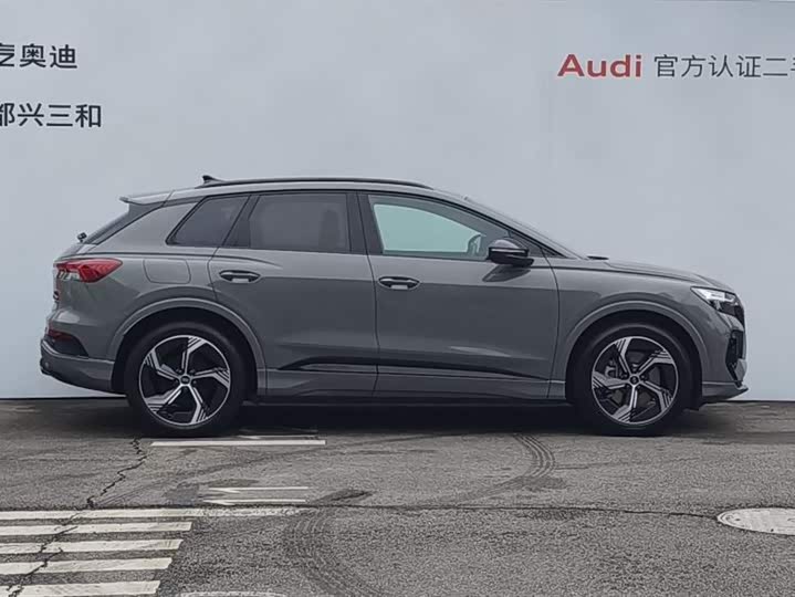 Фото 2 - Audi Q4 e-tron