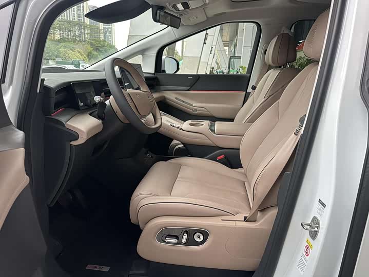 Фото 4 - XPeng X9