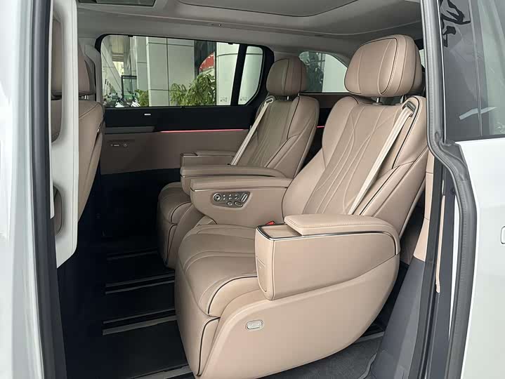 Фото 6 - XPeng X9