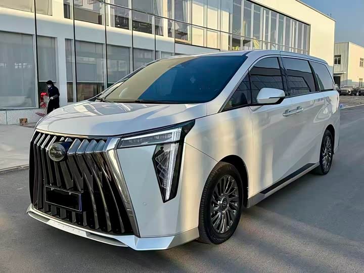 Фото 1 - GAC Trumpchi M8