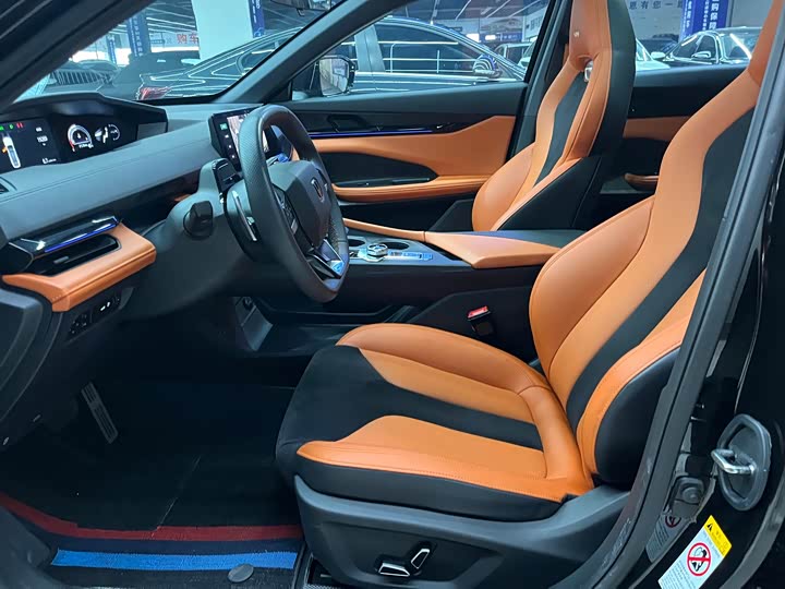 Фото 4 - Changan UNI-V