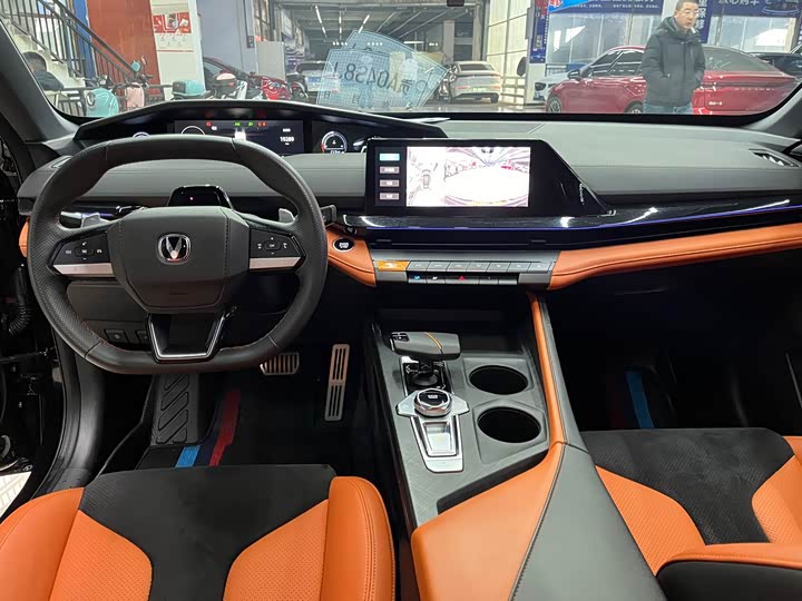 Фото 5 - Changan UNI-V