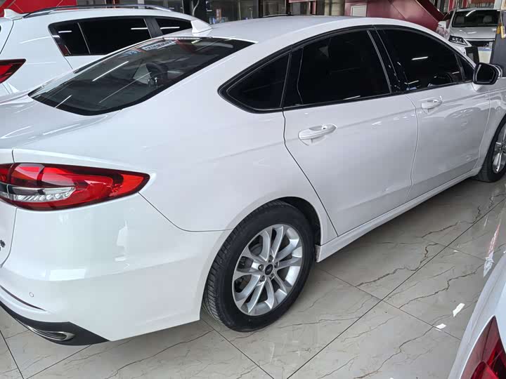 Фото 5 - Ford Mondeo