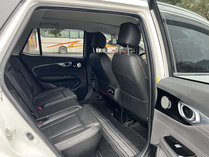 Фото 5 - GAC Aion V