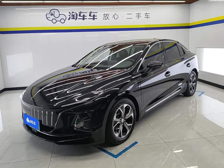 Фото 1 - Hongqi E-QM5