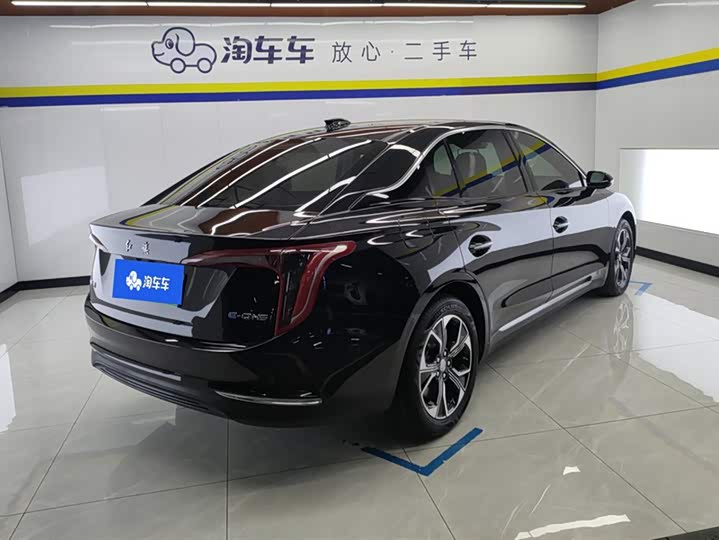 Фото 3 - Hongqi E-QM5