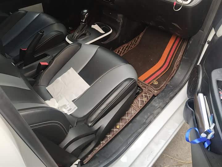 Фото 8 - Roewe Clever