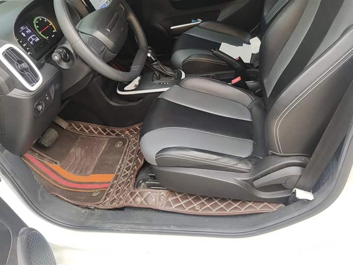 Фото 9 - Roewe Clever