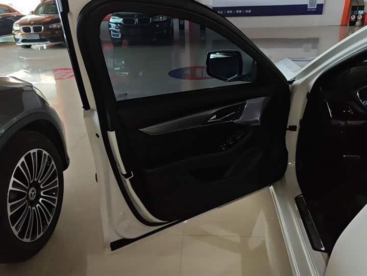 Фото 7 - Cadillac CT5