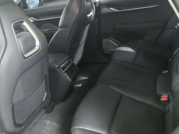 Фото 6 - Zeekr 001