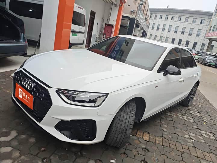 Фото 1 - Audi A4L