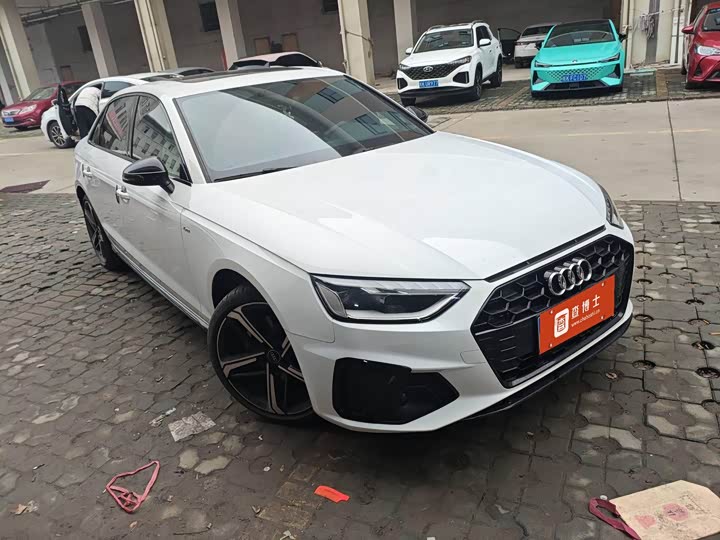 Фото 2 - Audi A4L