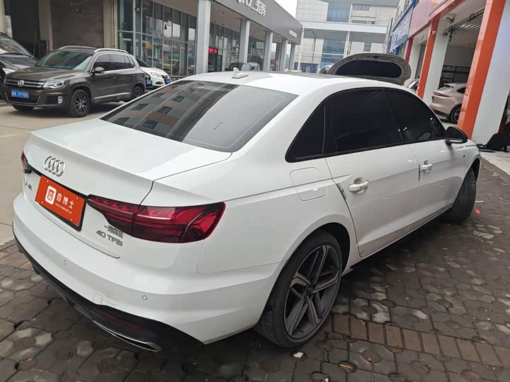 Фото 7 - Audi A4L