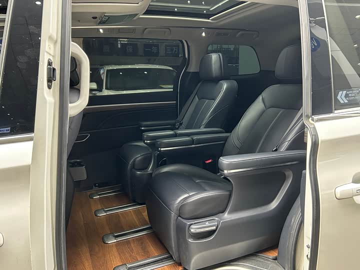 Фото 4 - GAC Trumpchi M8