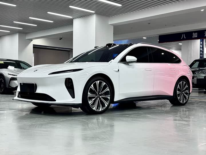 Фото 1 - Nio ET5T