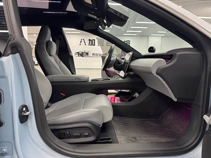 Фото 8 - Nio ET5T