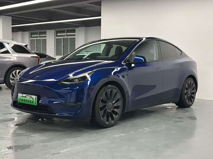 Фото 1 - Tesla Model Y