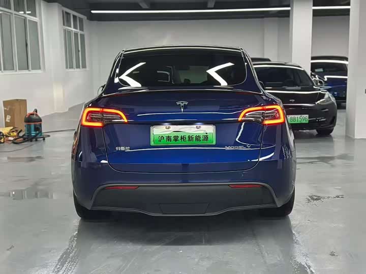 Фото 8 - Tesla Model Y