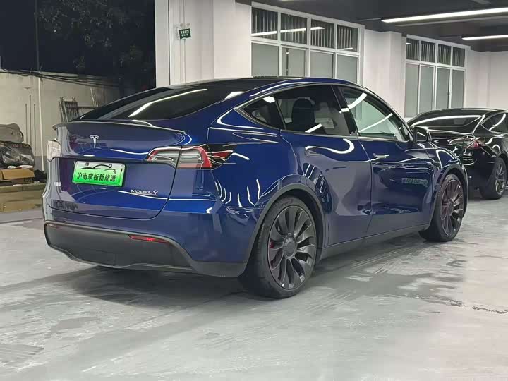 Фото 9 - Tesla Model Y