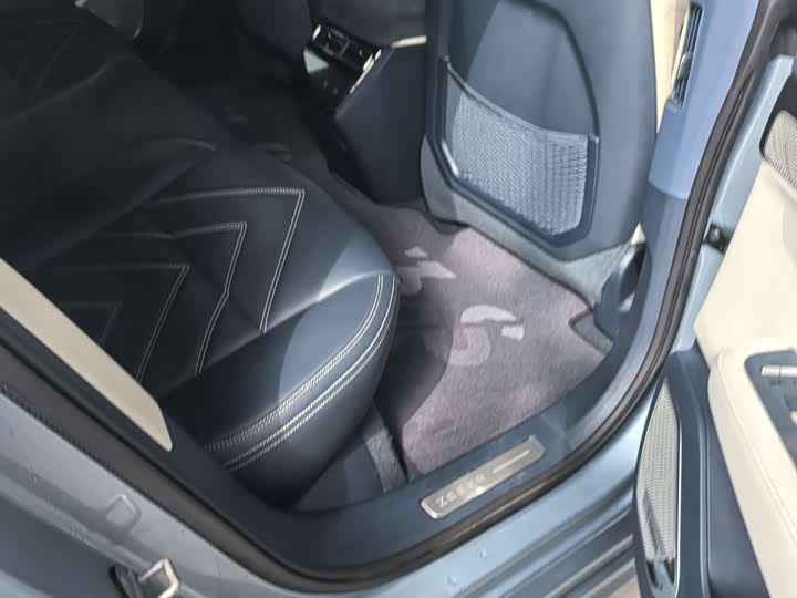 Фото 5 - Zeekr 001