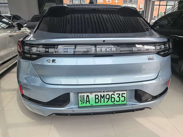Фото 9 - Zeekr 001