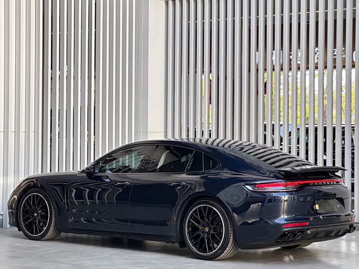 Фото 6 - Porsche Panamera