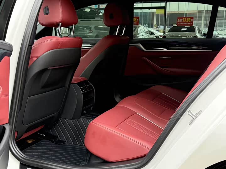 Фото 8 - BMW 5 Series