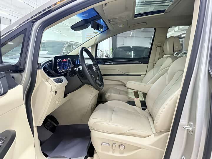 Фото 8 - Buick GL8 ES