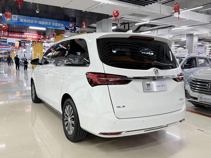 Фото 6 - Buick GL8 ES