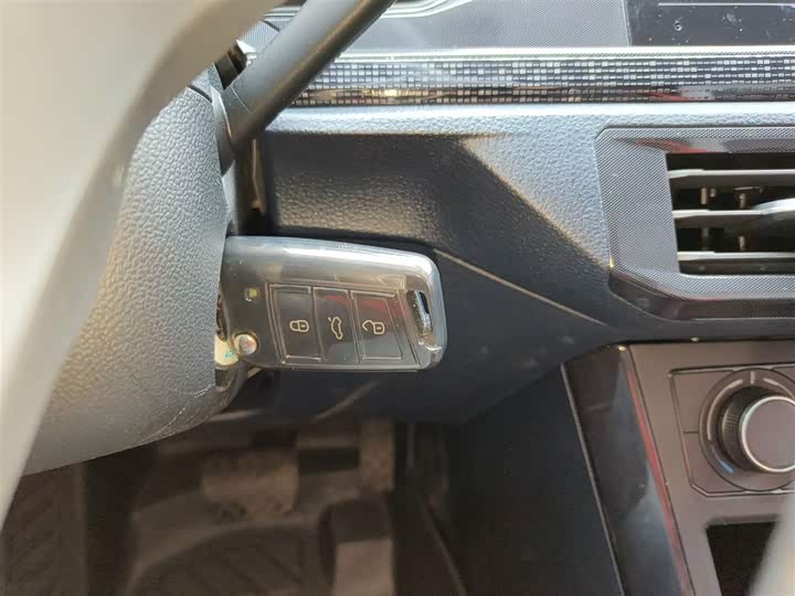 Фото 9 - Volkswagen Lavida