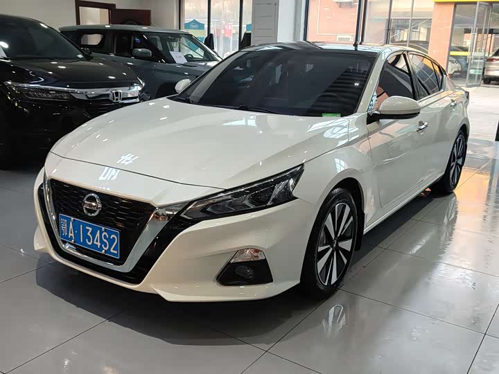 Фото 1 - Nissan Teana