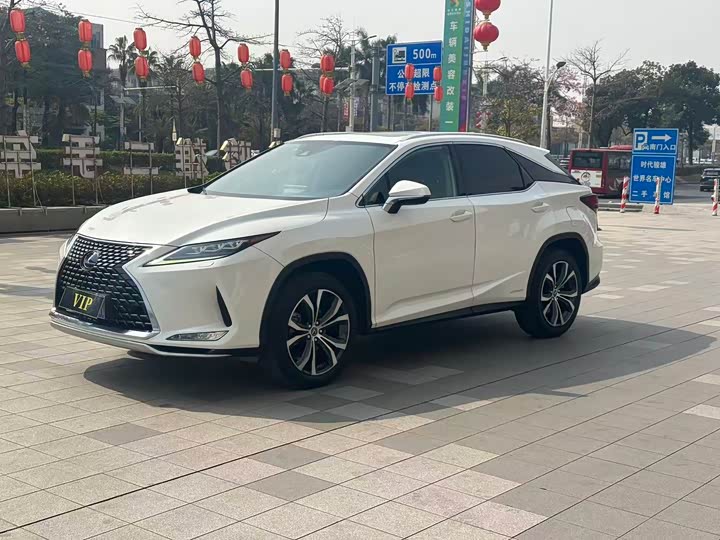 Фото 1 - Lexus RX