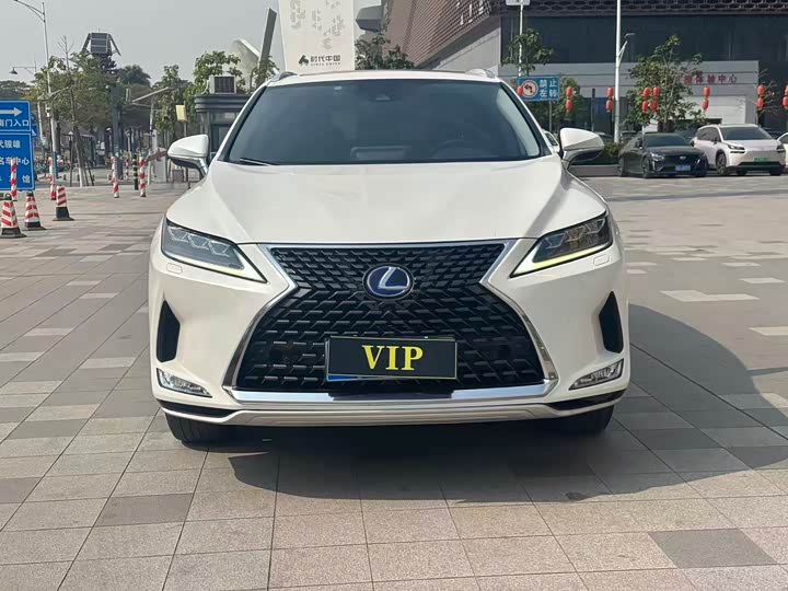 Фото 2 - Lexus RX