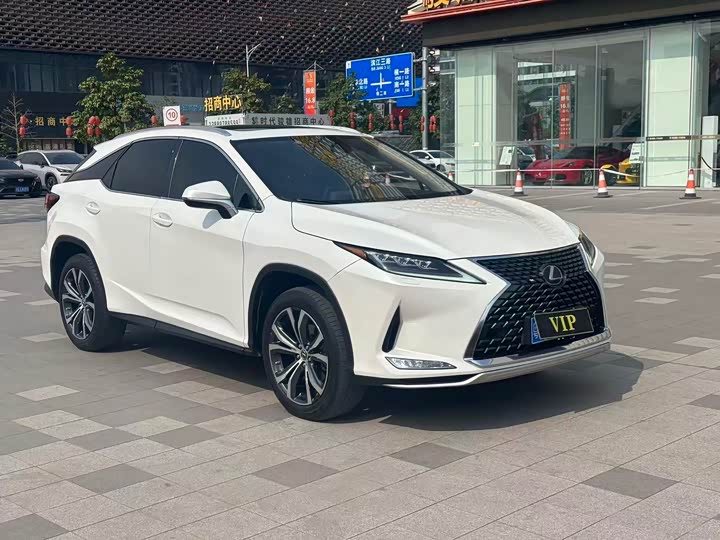 Фото 3 - Lexus RX