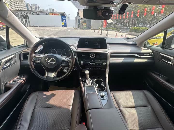 Фото 5 - Lexus RX