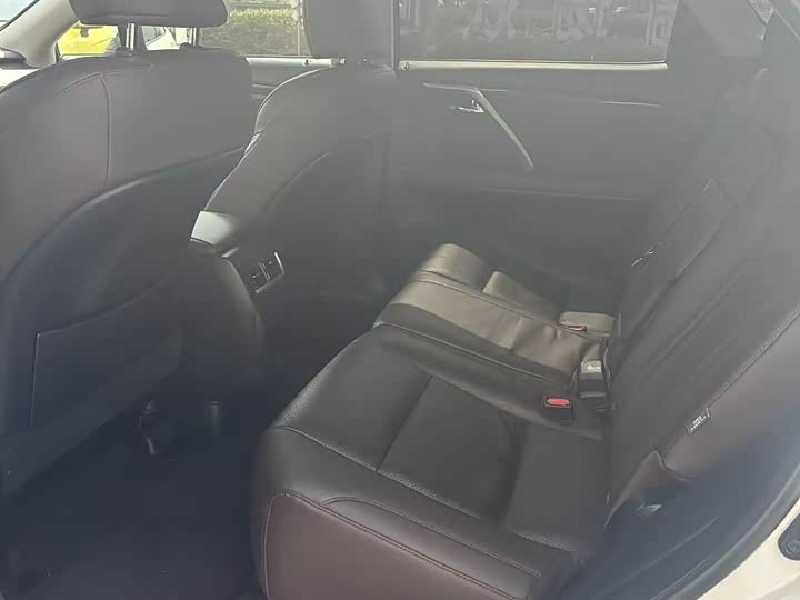 Фото 7 - Lexus RX