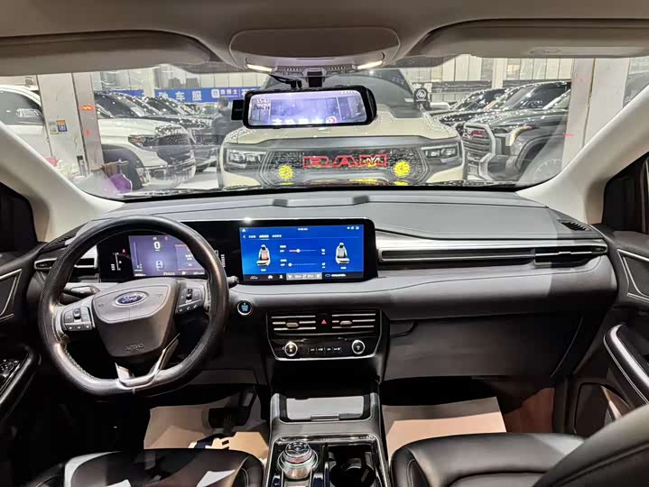 Фото 6 - Ford Edge